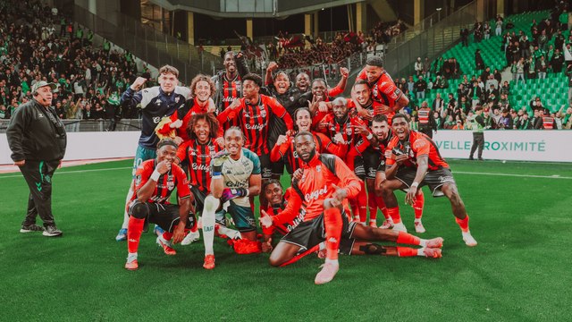 La joie des ❤️‍🔥&🖤 après la victoire à St-Etienne (2-3)