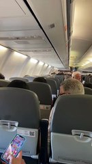 Alexandre Padilha socorre passageira em voo