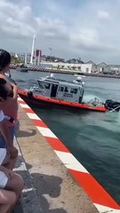 Chocan dos embarcaciones de la Marina durante prácticas