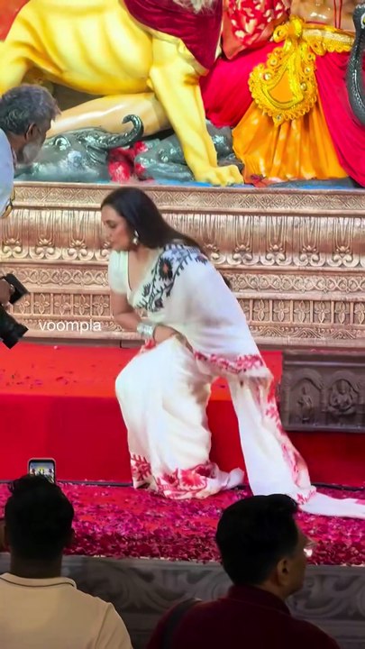 posing seshes at durga puja. rani mukerji brings in the celebrations at her family’s pandal