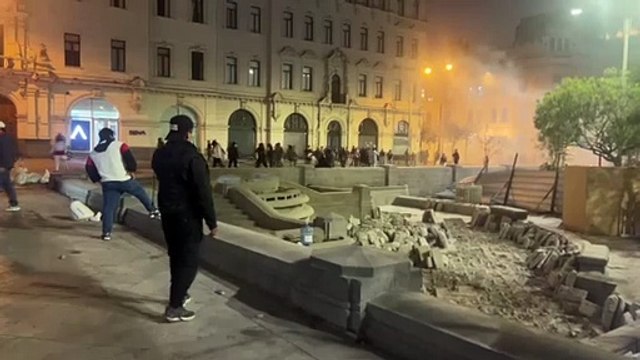 Manifestantes generan caos y destrozos en Plaza San Martín