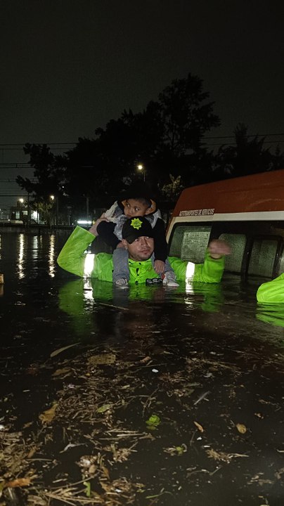 Colapsan lluvias zona oriente de la CDMX