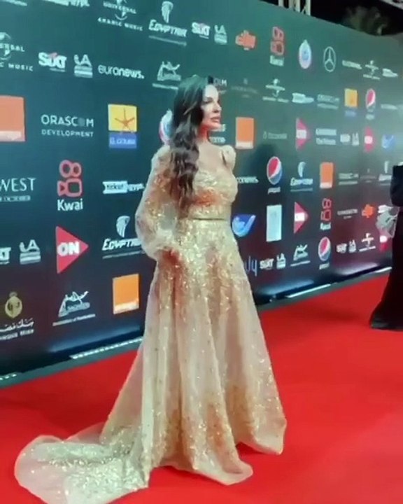 أجمل إطلالات النجمات العربيات في افتتاحية مهرجان الجونة السينمائي 2021