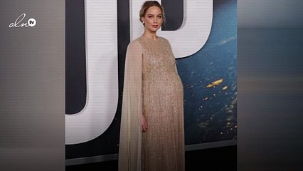 جينيفر لورانس تستقبل طفلها الأول