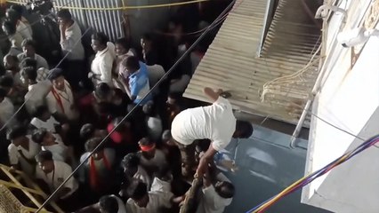 Hindistan'daki siyasi parti mitinginde çıkan izdihamda ölü sayısı 39'a yükseldi