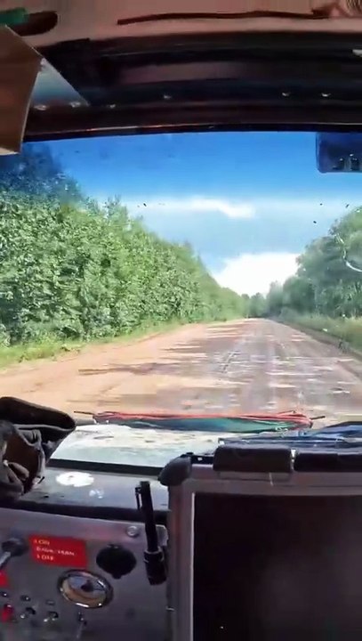 Voyage en Jeep 4x4 sur Route Solaire ☀️ Nature & Liberté Totale – France, Canada, Suisse, Belgique #Shorts