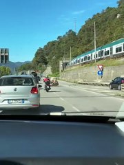 Lecco, crolla un macigno: interrotte la statale e la ferrovia delle Olimpiadi