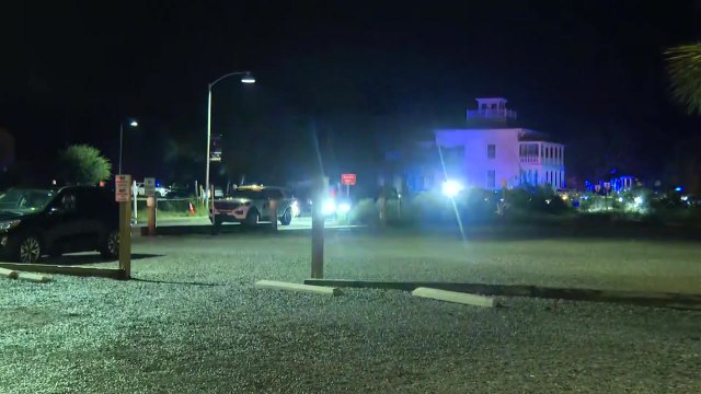 미국 해변 술집에 총기 난사...3명 사망·8명 부상 / YTN