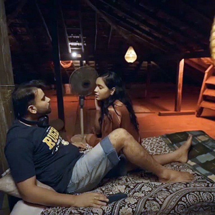 Hot video mera leny ka koi arda nhi💕