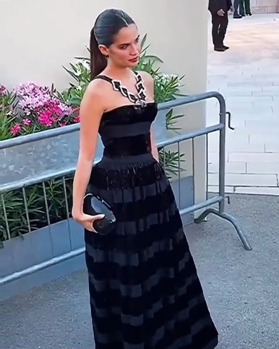 النجمات بإطلالات موفّقة في أوّل أيّام مهرجان البندقية السينمائي 2021