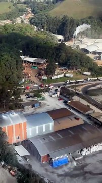 Acidente entre carro e ônibus mata jovem e deixa adolescente ferido na Rodovia dos Minérios; veja vídeo
