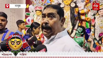 মহাষষ্ঠীতে গ্রামের বাড়ির পুজোয় অনুব্রত, মেয়ের সঙ্গে তুললেন সেলফি