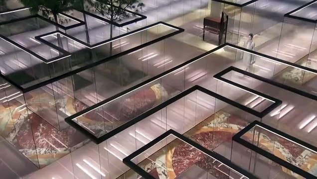 فندي إلى عالم الهوت كوتور بإطلالات تضجّ رومانسية في صيف 2021