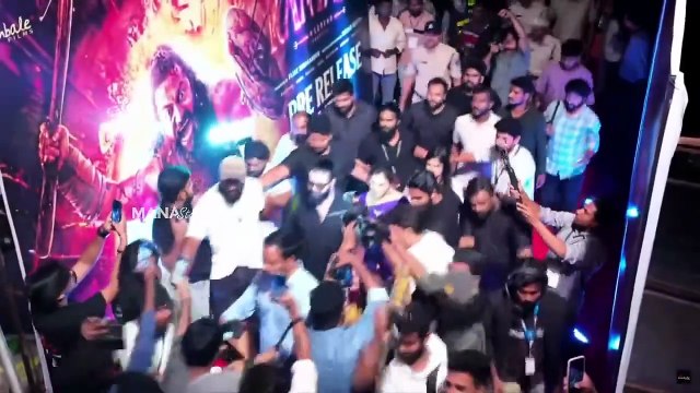 Rishab Shetty With Wife Pragathi Shetty Entry @ Kantara Chapter 1 Pre-Release Event