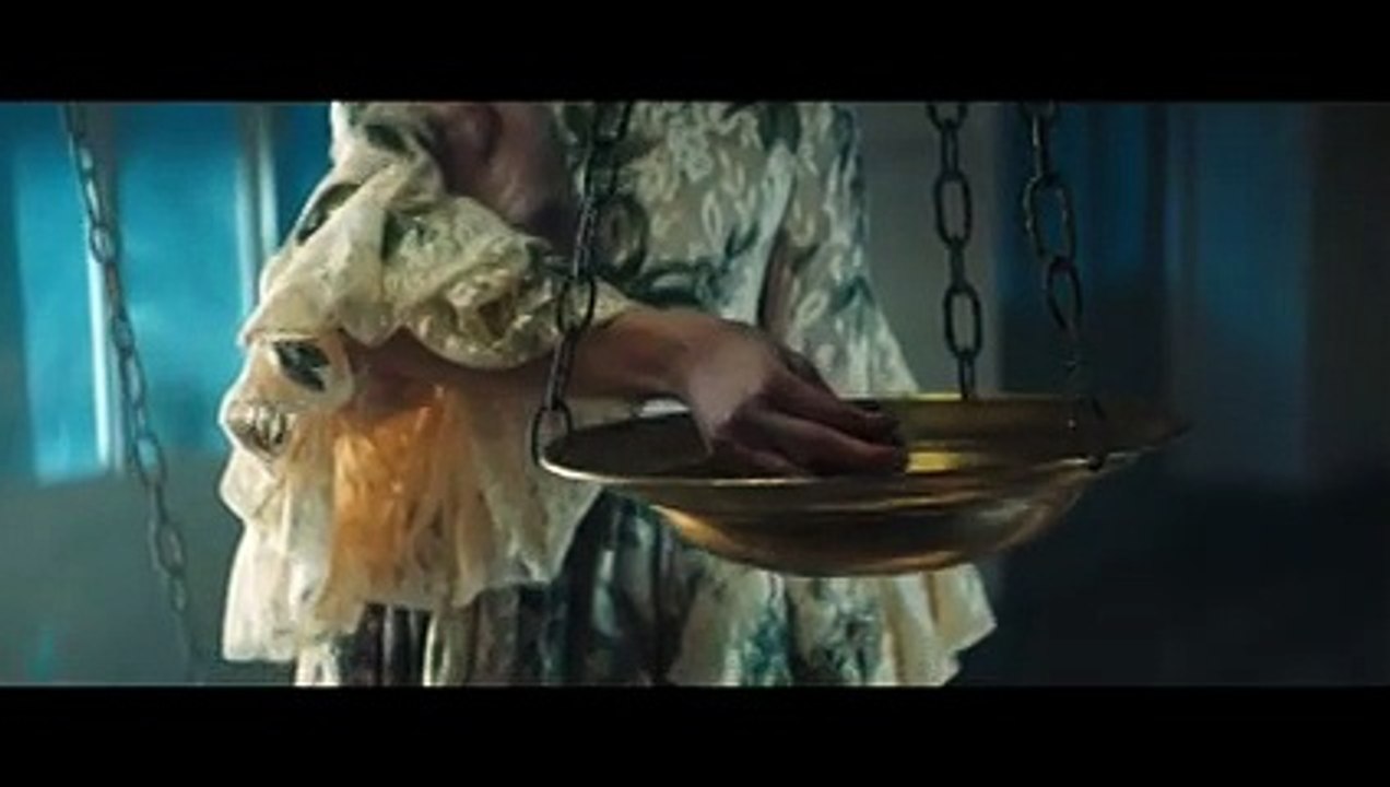جمال التارو يقدّم إطلالات أنثوية في عرض ديور لل...