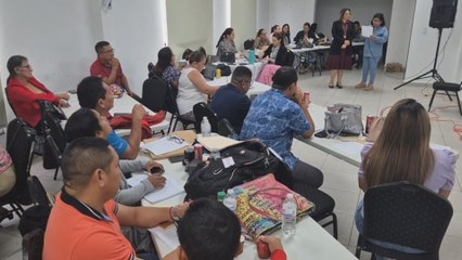 Directores de escuela de Veraguas reciben capacitación para detectar a estudiantes en riesgo