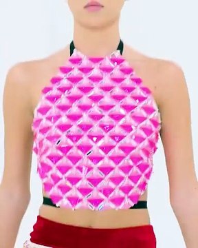 مزيجٌ بين الأنوثة والملابس الرياضية في عرض Miu Miu لصيف 2021