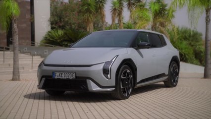 Kia EV4 ‘GT-Line’ 81.4kWh Design Preview in Wolf Grey