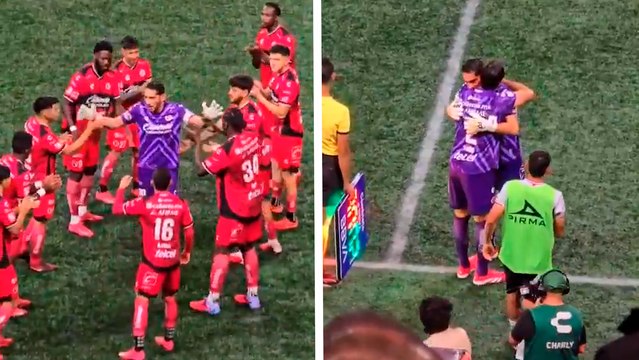 Jesús Corona es sustituido y despedido por sus compañeros en medio de la ovación de la afición