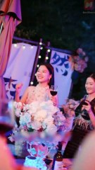 Con el sistema de lamehombres,cambio de objetivo tras recibir la recompensa…¡la diosa queda atónita!