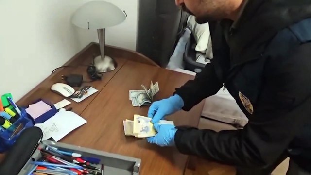Yüzlerce vatandaşı dolandırıp 1 milyar TL'lik vurgun yapmışlar! Ele geçirilenler şoke etti!