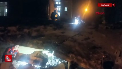 Batman’da 2 katlı metruk bina çöktü