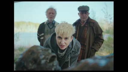 Rote Sterne überm Feld 🎬: Spannender deutscher Thriller durch 100 Jahre Geschichte