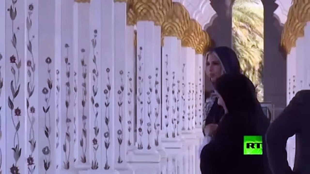 بالفيديو: إيفانكا ترمب تتجوّل بالحجاب في جامع الشيخ زايد