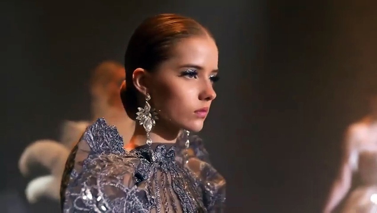 قوة الأحلام وروعتها في تشكيلة الهوت كوتور من إيلي صعب لربيع وصيف 2021