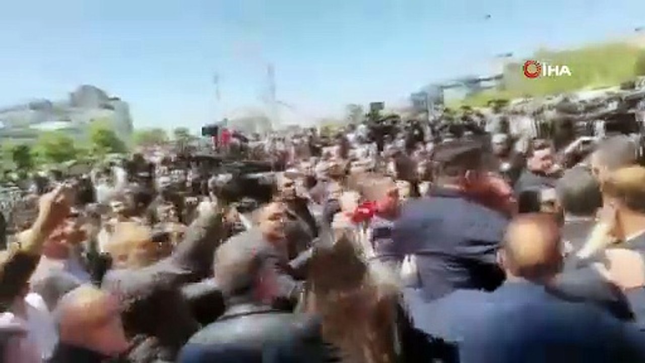 CHP Genel Başkanı Özel’e yumruk atmıştı, 1 yıl hapis cezasına çarptırılarak tahliye edildi