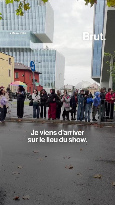 VLOG - On était au premier défilé Bottega Veneta imaginé par Louise Trotter.
