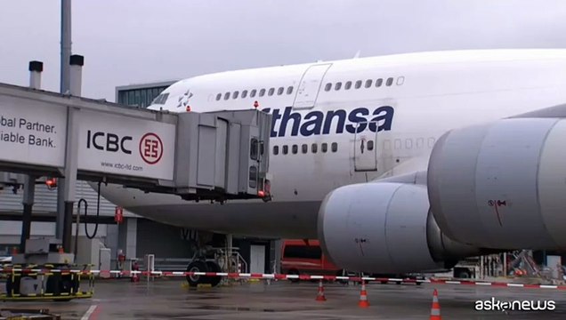 Trasporto aereo, Lufthansa taglierà 4mila posti entro il 2030