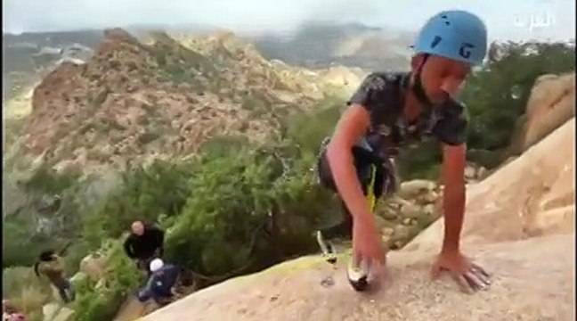 شاهدي أول سعودية تتسلق جبل الشفا بالطائف