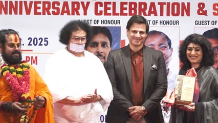 Gau Bharti Trust Special Evening: Vivek Oberoi & Acharya Lokesh Muni Grace The Grand Event In Mumbai