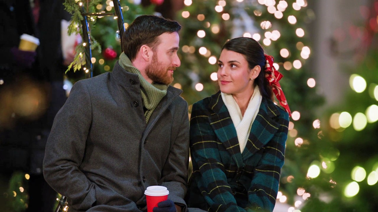 Me And Mr. Christmas Trailer OV