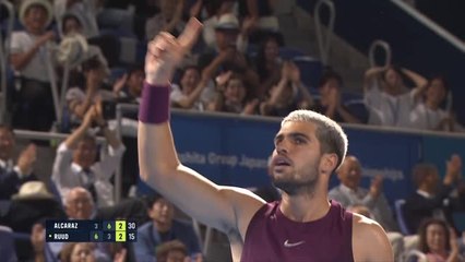 Tokyo - Alcaraz fait le show face à Ruud et défiera Fritz en finale