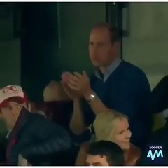 فيديو يوثّق لحظة سعادة نجل الأمير ويليام بمباراة ناديه المفضّل