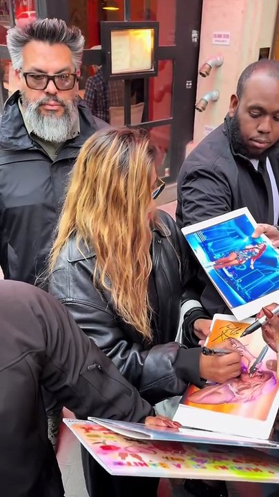 Karol G takes photos with her fans in Paris