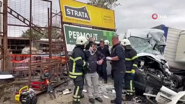 Tekirdağ'da can pazarı! Kamyonet ile işçi servisi çarpıştı: Ölü ve yaralılar var