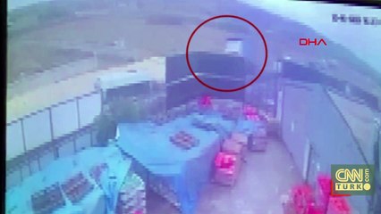 SON DAKİKA... Ortalık savaş alanına döndü! İşçi servisi kamyonla çarpıştı: 3 ölü