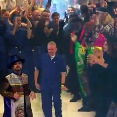 Jean Paul Gaultier يطوي مسيرة الخمسين عاماً في عرض المفاجآت
