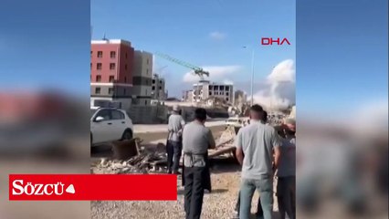 Kule vinç, binanın üzerine devrildi