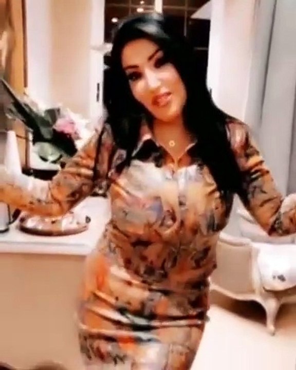 سمية الخشاب ترتدي تنورة: أول مرة أنحرف وألبس قصير