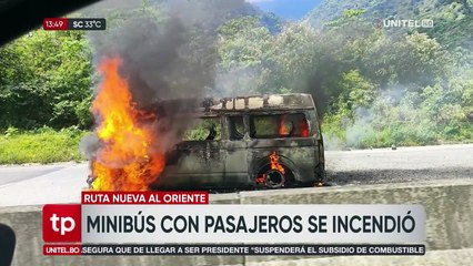 Mujer resulta herida luego de que el minibús en el que viajaba se incendiara, el conductor huyó