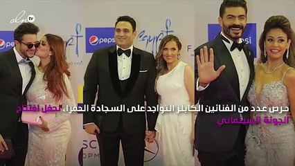 النجوم وزوجاتهم يخطفون الأنظار على السجادة الحمراء للجونة السينمائي