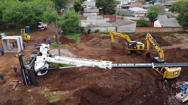 Imagens aéreas mostram guindaste tombado em obra na Região Norte de Cascavel