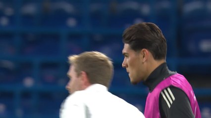 Mourinho leads Benfica training at Stamford Bridge
