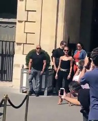 سيلين ديون بأفخم الماركات من الرأس حتى أسفل القدمين