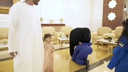 شاهدي أوّل لقاء بين هزاع المنصوري ووالدته بعد عودته من الفضاء