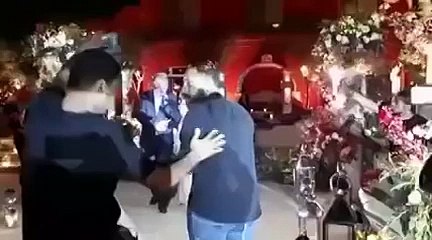 مصطفى فهمي يرقص مع ابنته في حفل زفافها